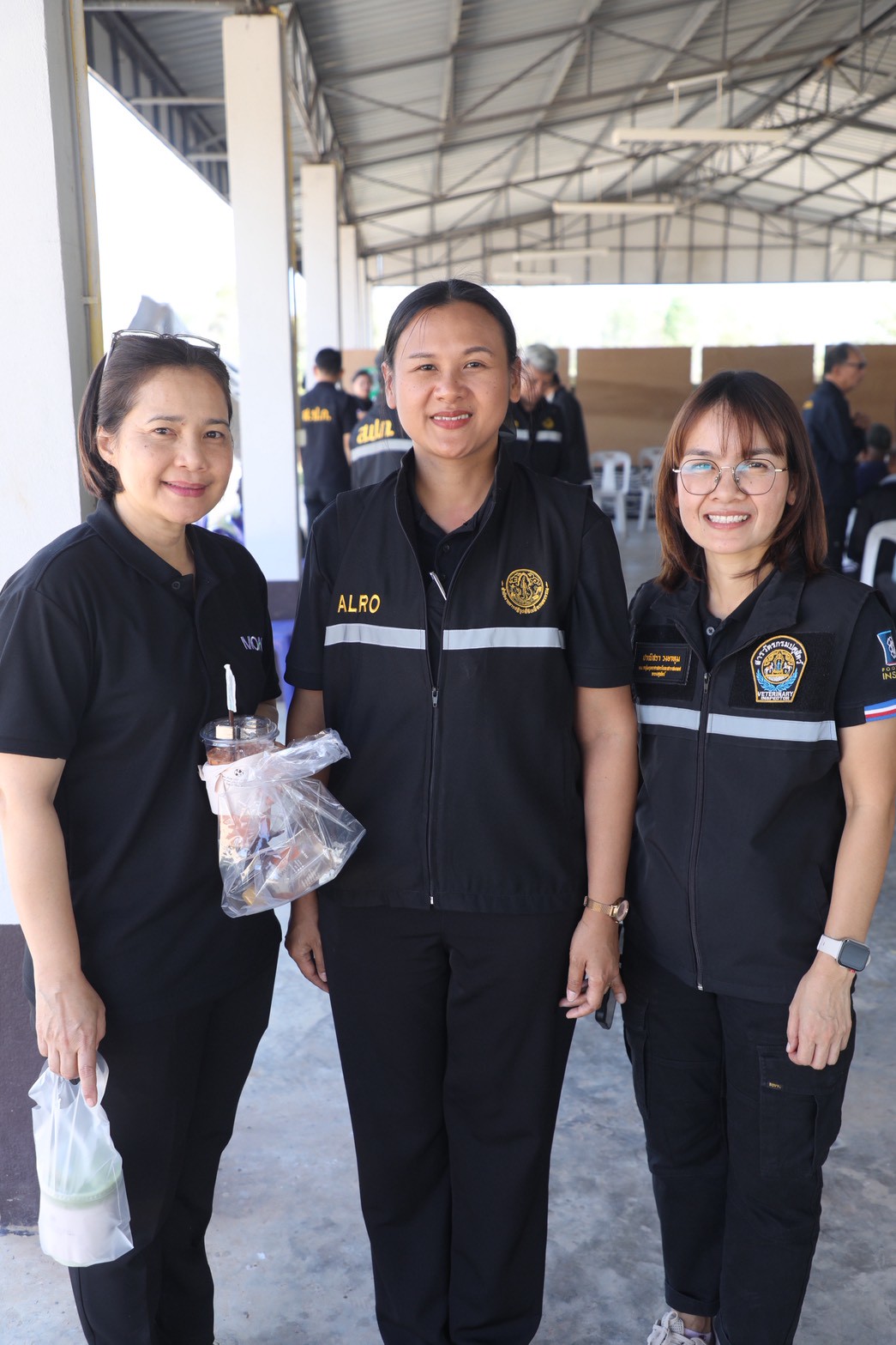 title - เลขาฯ ส.ป.ก. รุดให้กำลังใจพี่น้องเกษตรกรในเขตปฏิรูปที่ดินพื้นที่ชายแดนอุบลฯ ใกล้จุดสู้รบเพียง 7 กม.